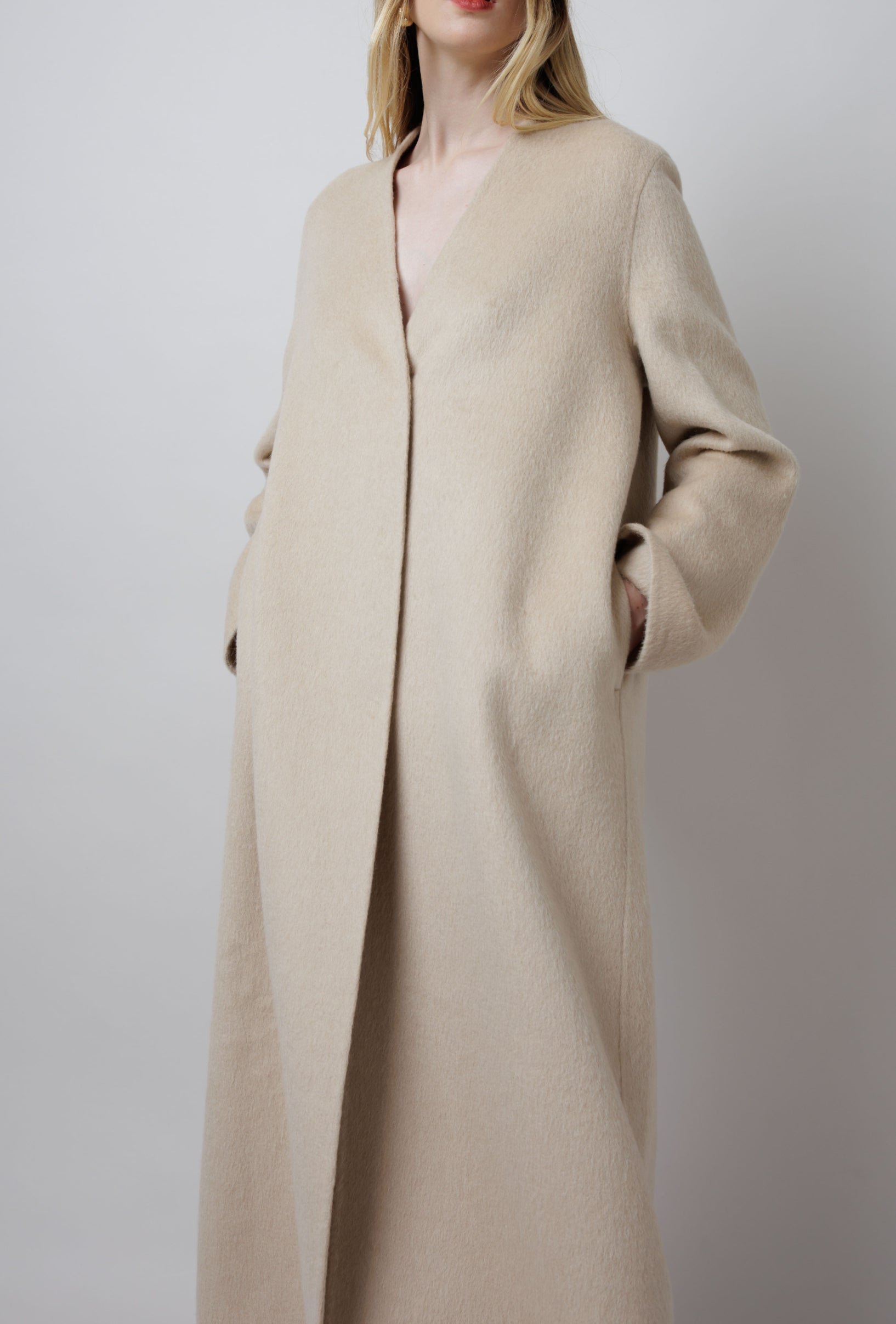 V-Neck Camel Coat in White image 3
