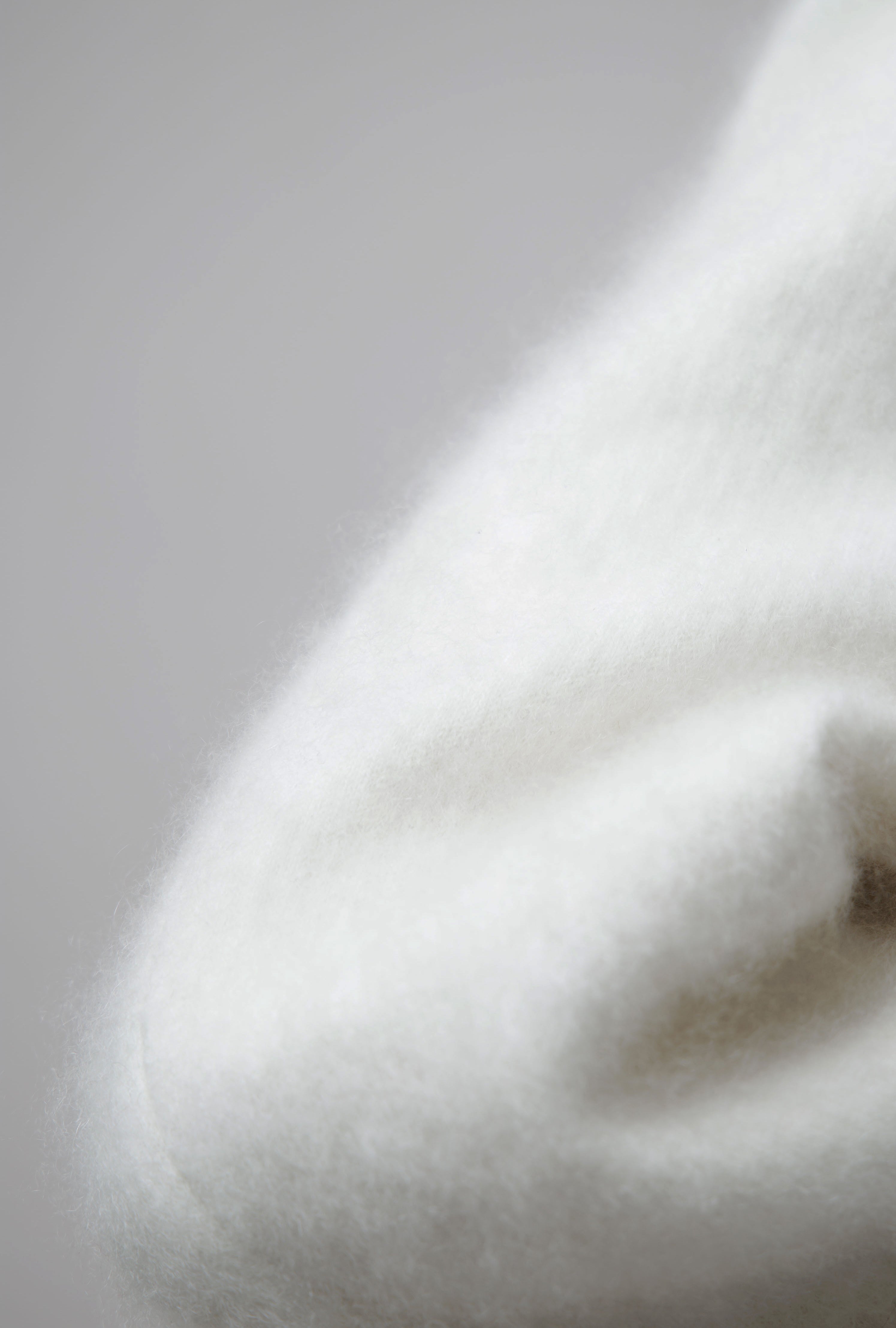 Fluffy Cropped Cashmere Coat in White image 4