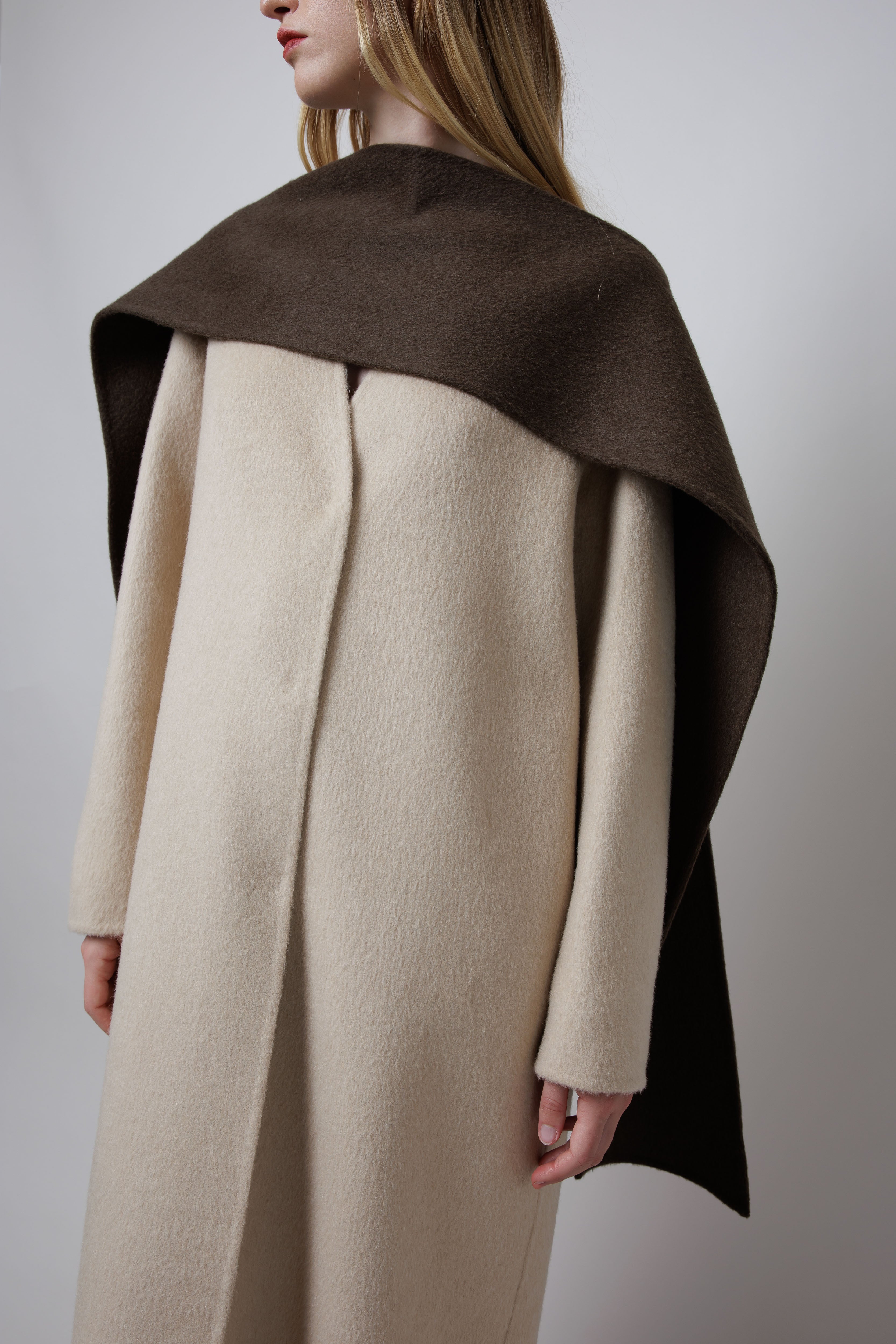V-Neck Camel Coat in White image 2